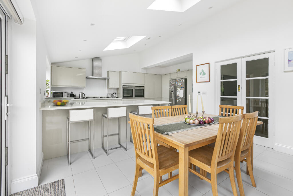 Kitchen/Dining