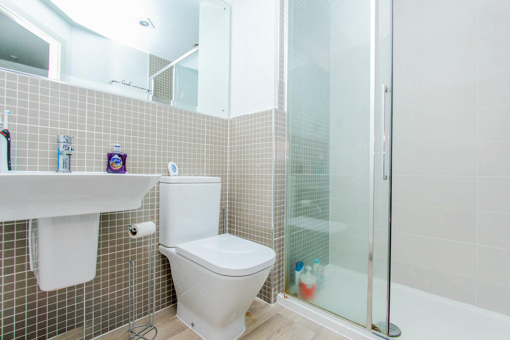 Ensuite Shower Ro...