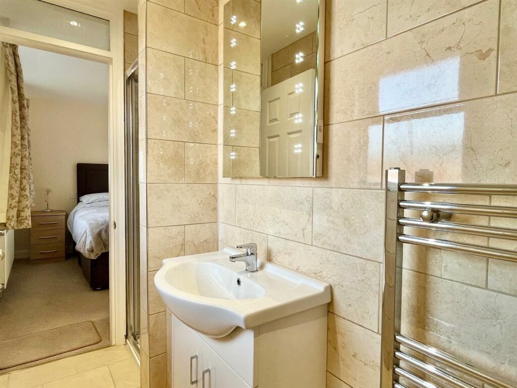Ensuite
