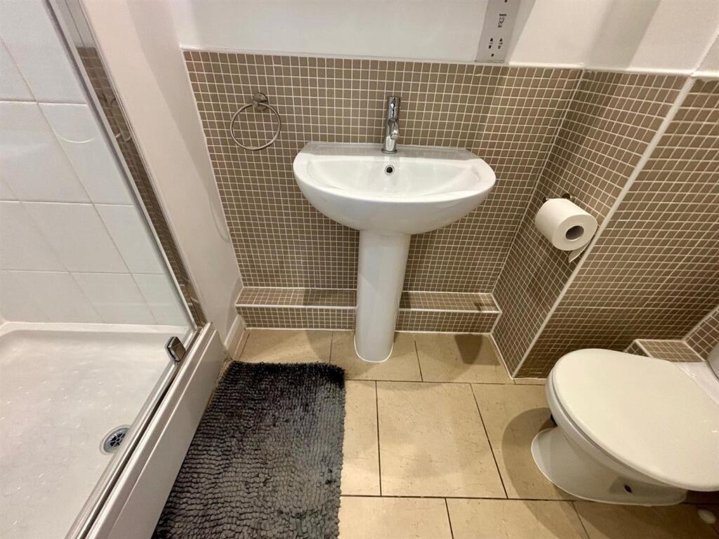 Shower Room/En Suite