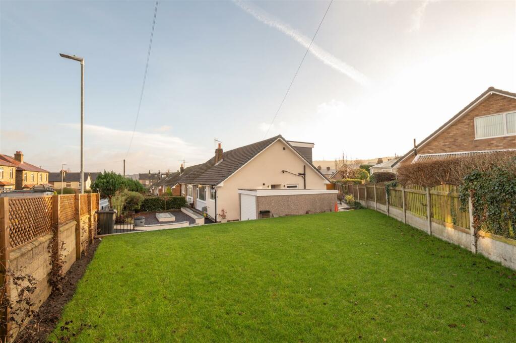 38 - 23 Rufford Road HX5 0LQ.jpg