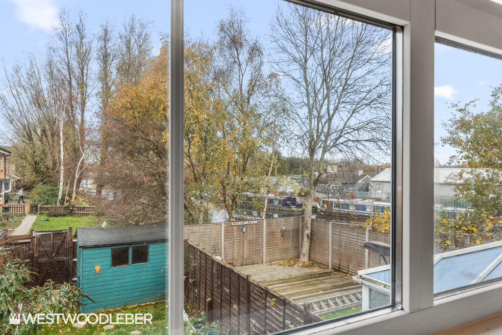VillageClose_10