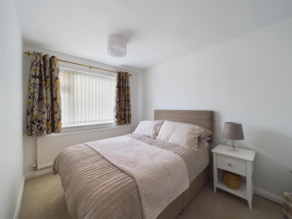 BEDROOM 2