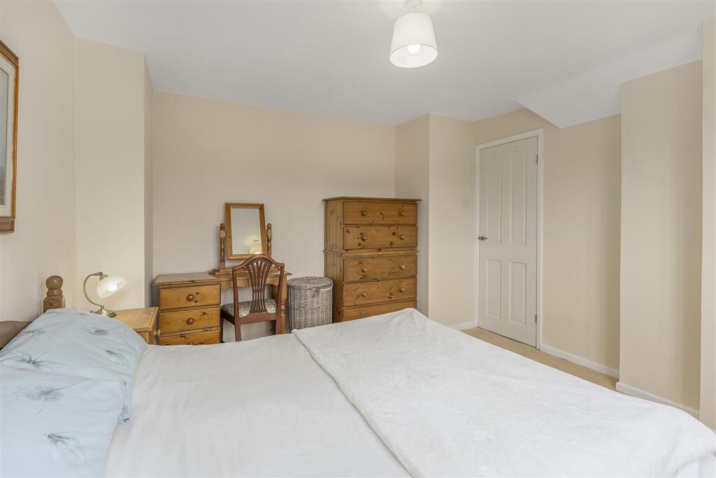 5 Elizabeth Rise, Banbury-24.jpg