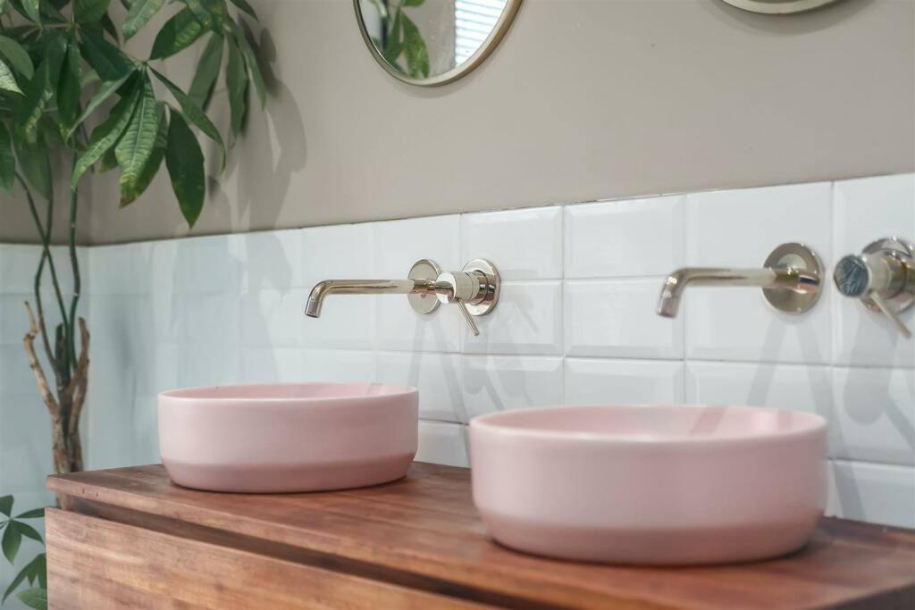Bathroom 4