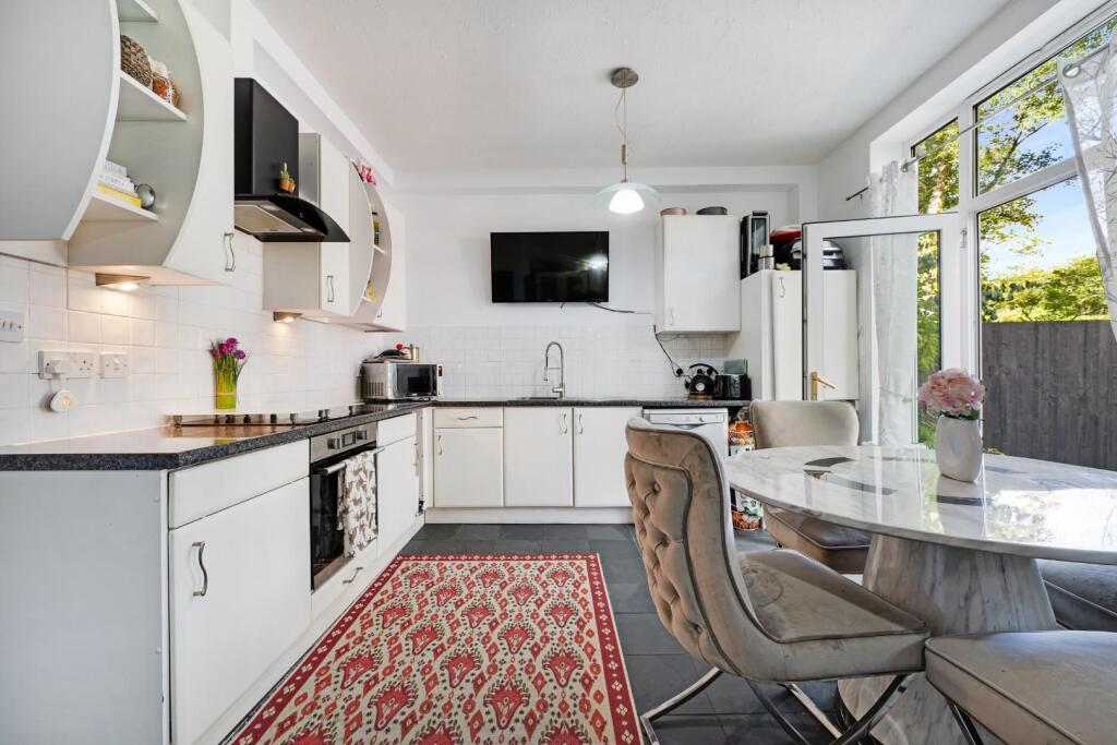 58 Threadfold Way HDR-4.jpg