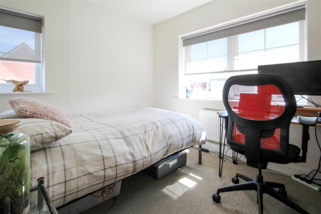 bedroom-two-5.jpg