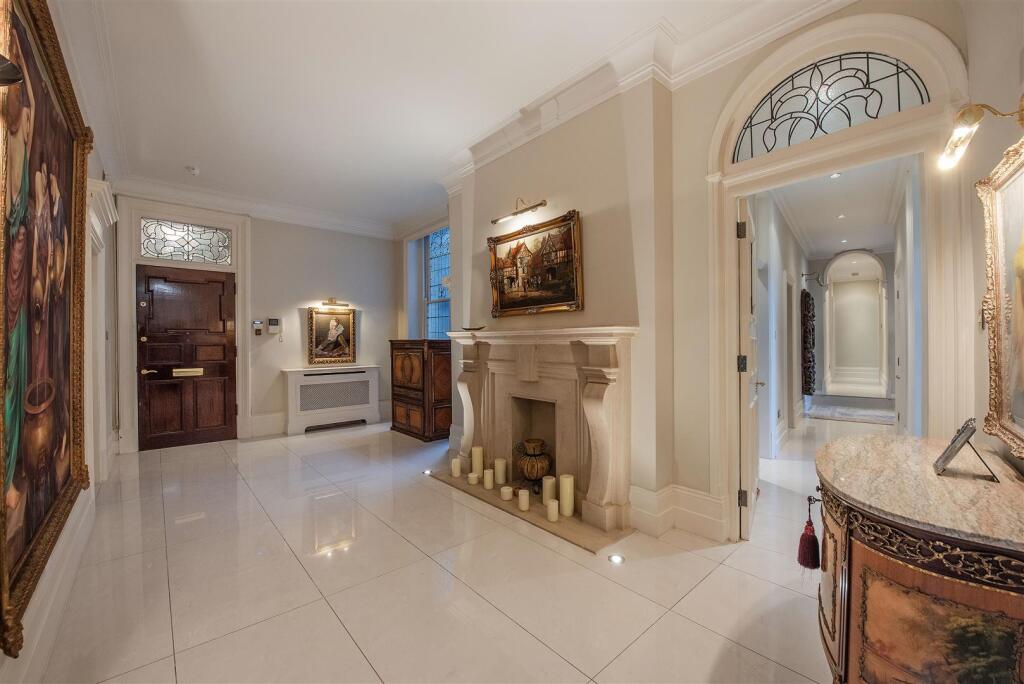 21 harley house 2696 hall3.jpg