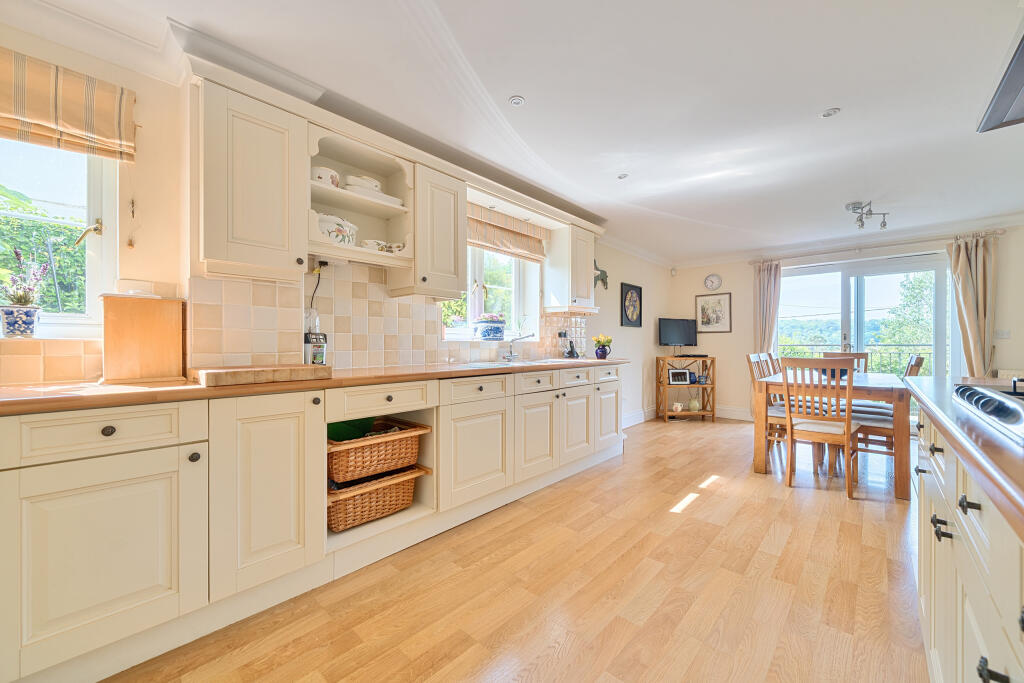 1301851-10-684bfd836437d