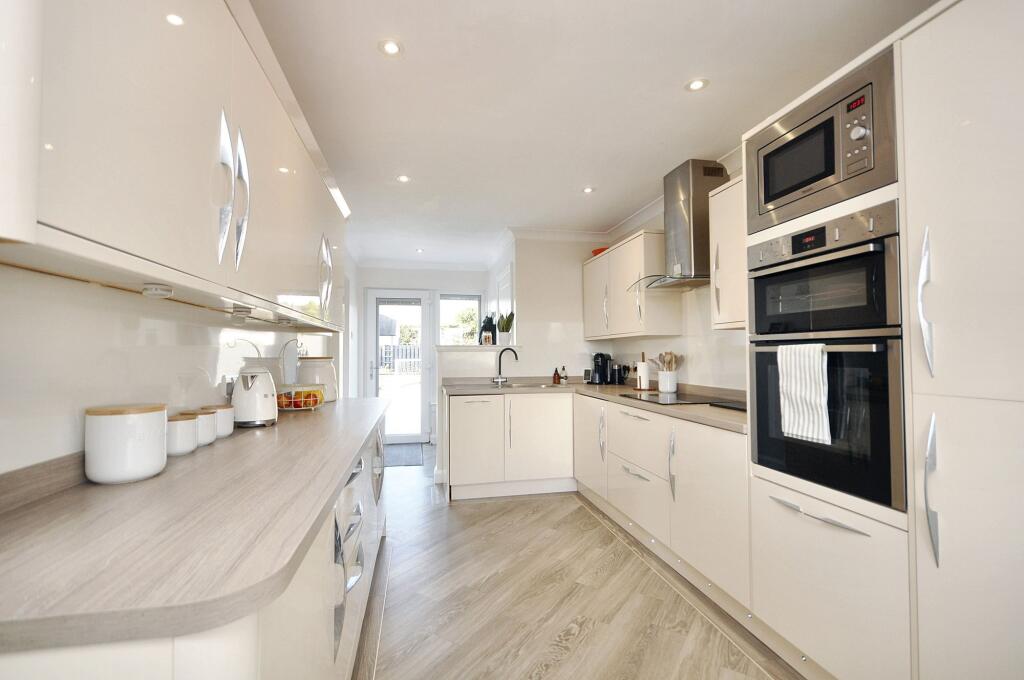 Dining kitchen