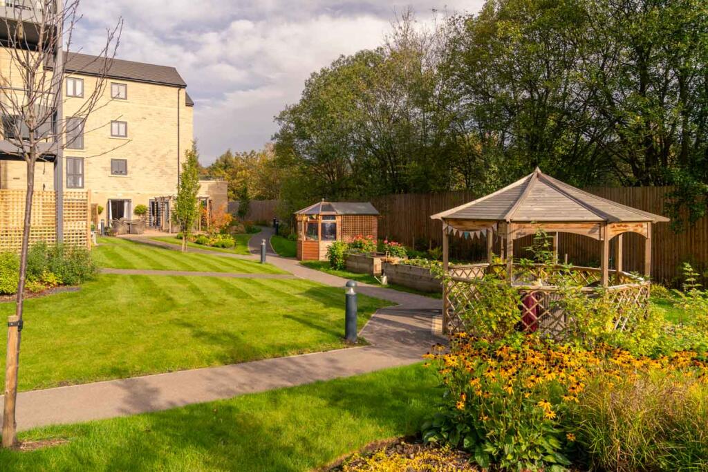 Whitelock Grange, Bingley - Communal Gardens