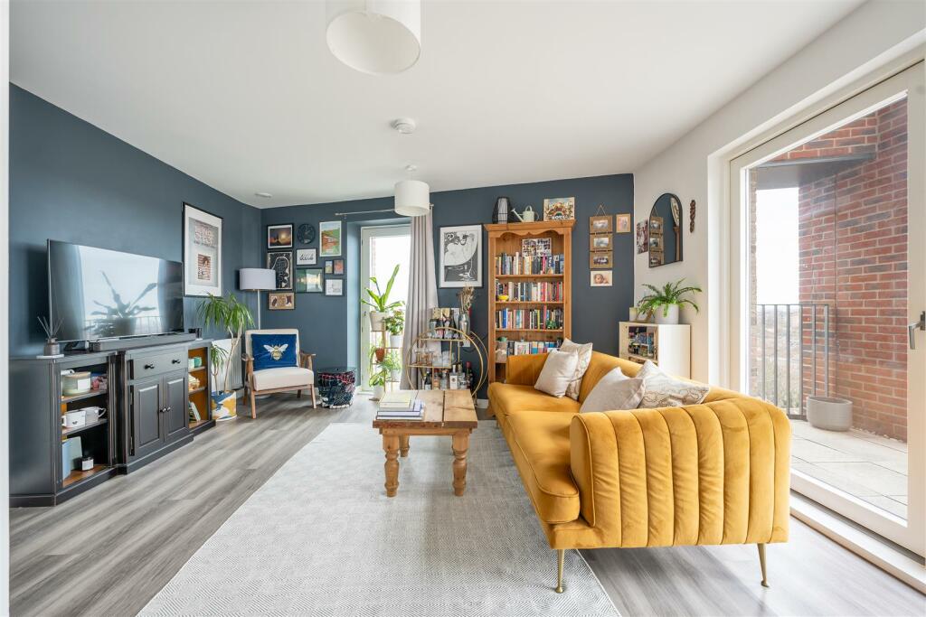 Ron Leighton Way, E6