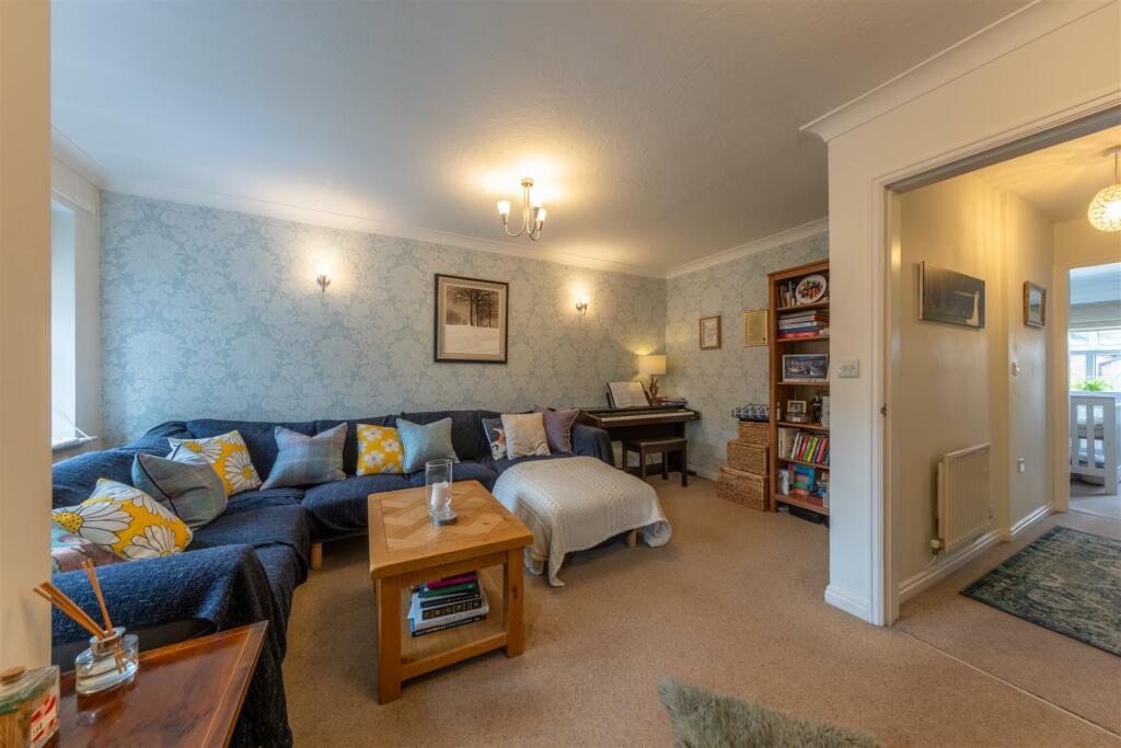27 Harthill Close-021.jpg