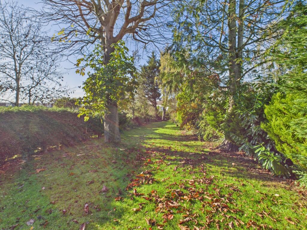 CAM01740G0-PR0483-STILL011