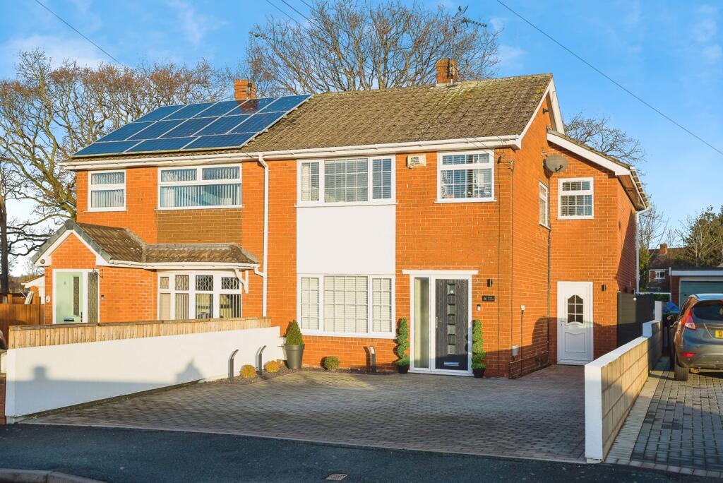 Ffordd Gryffydd, Llay, Wrexham, LL12