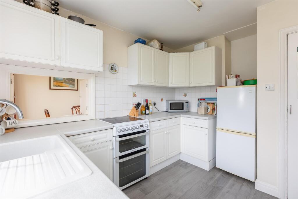 Ryedale Close 11 Kitchen-2.jpg