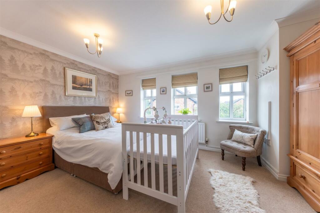 27 Harthill Close-001.jpg