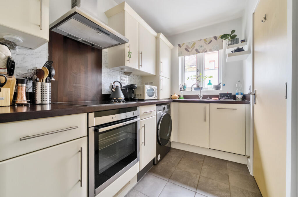 1331218-12-6888c6...