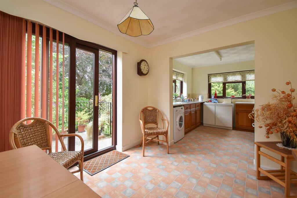 Kitchen/dining area