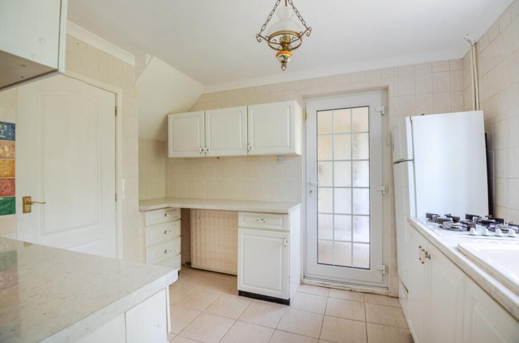 1335144-3-6899deefcb0d9