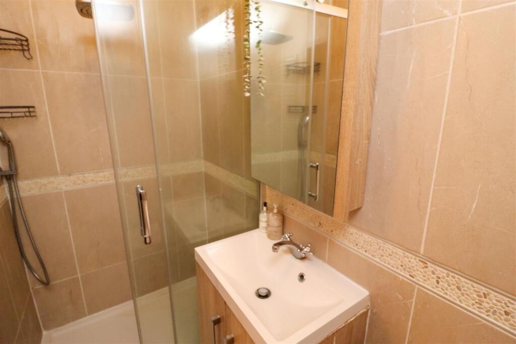 En Suite 1