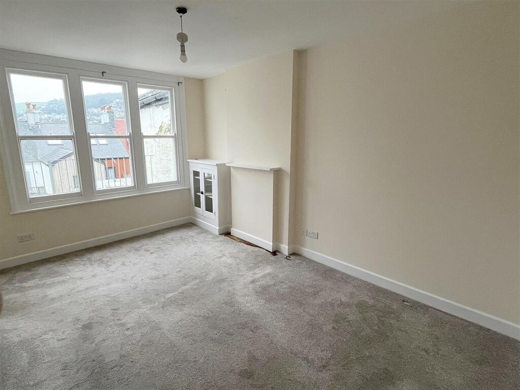 11 Lower Street, Dartmouth