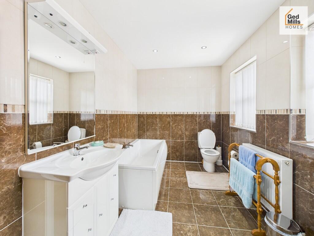 CAM04261G0-PR0083...