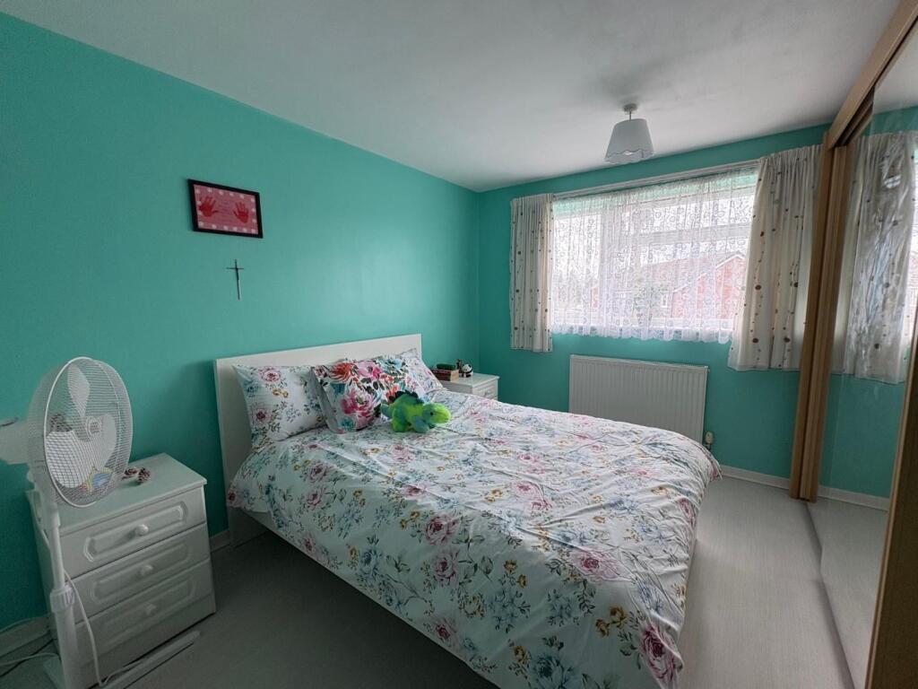 Bedroom 1.jpg