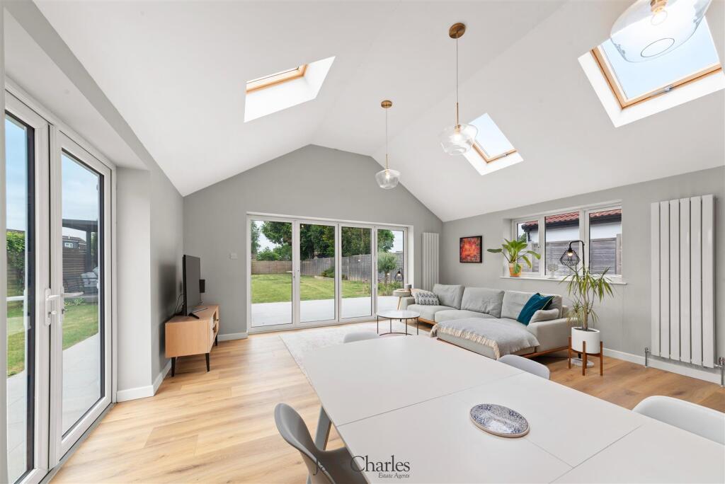 28 Barchester Way-31.jpg