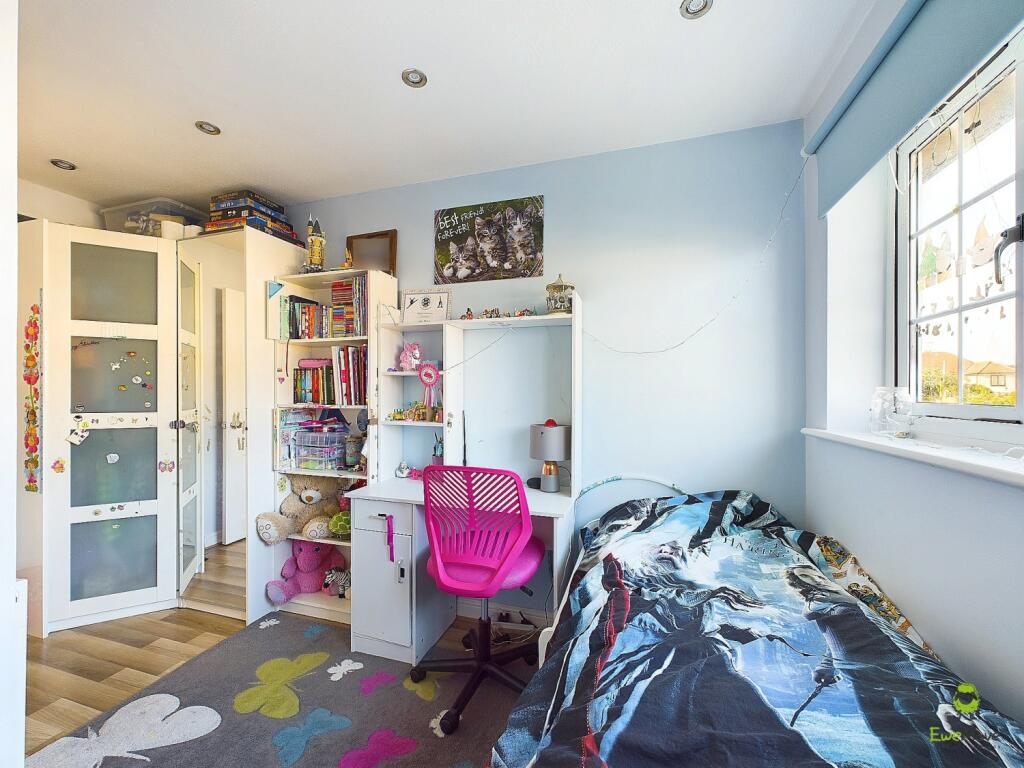 CAM03418G0-PR0183-STILL003