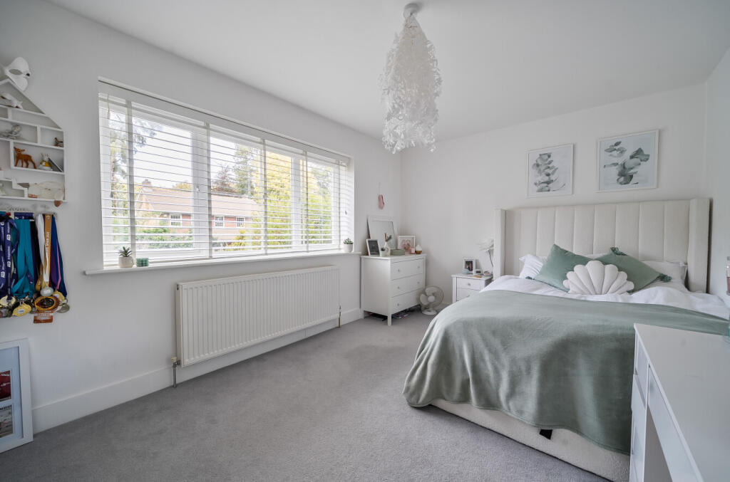 1363692-4-68e520e...