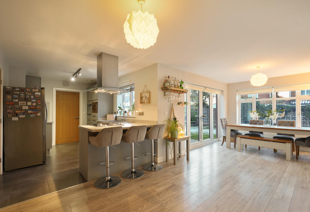 Open plan kitchen and dinning room