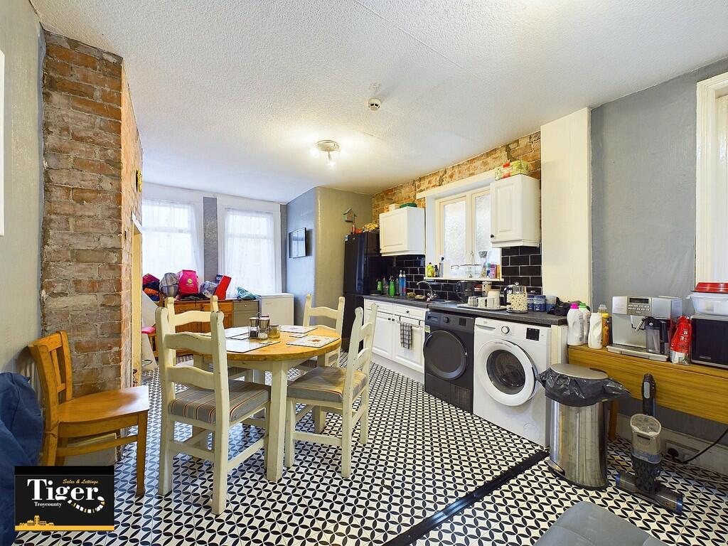 CAM03440G0-PR0256...