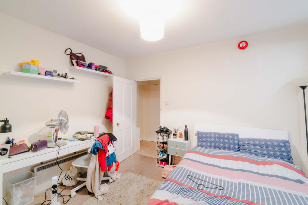 Top Floor Flat - Bedroom