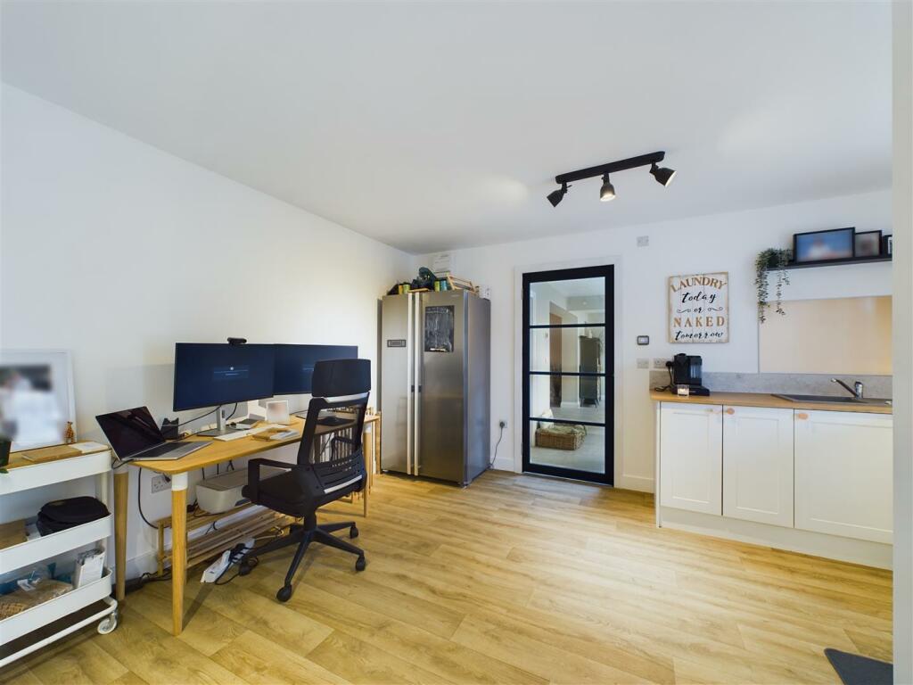 GROUND FLOOR BEDROOM 5