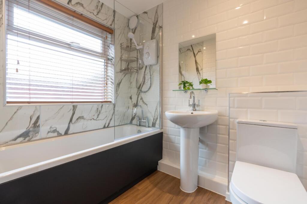 41DR - Bathroom