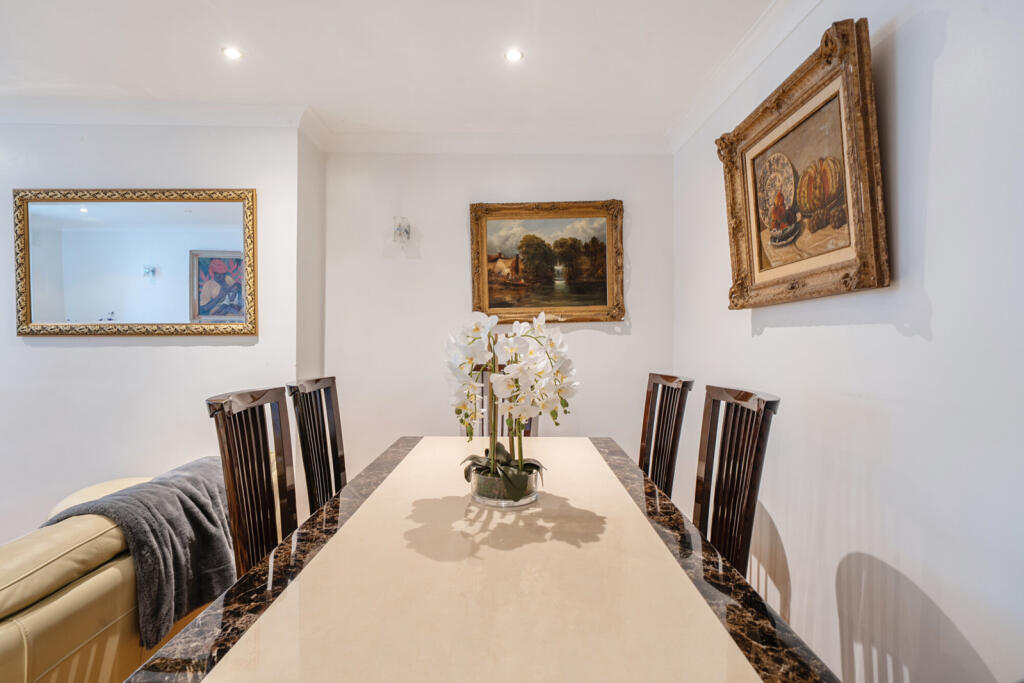 1341818-5-68a5c6c...