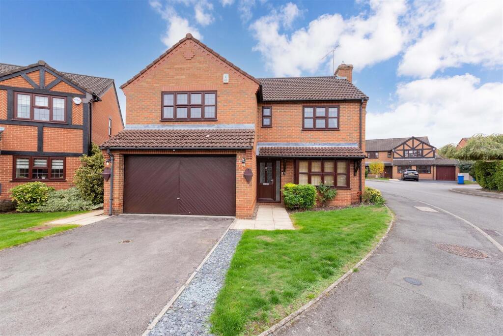 Earlsfield, Holyport