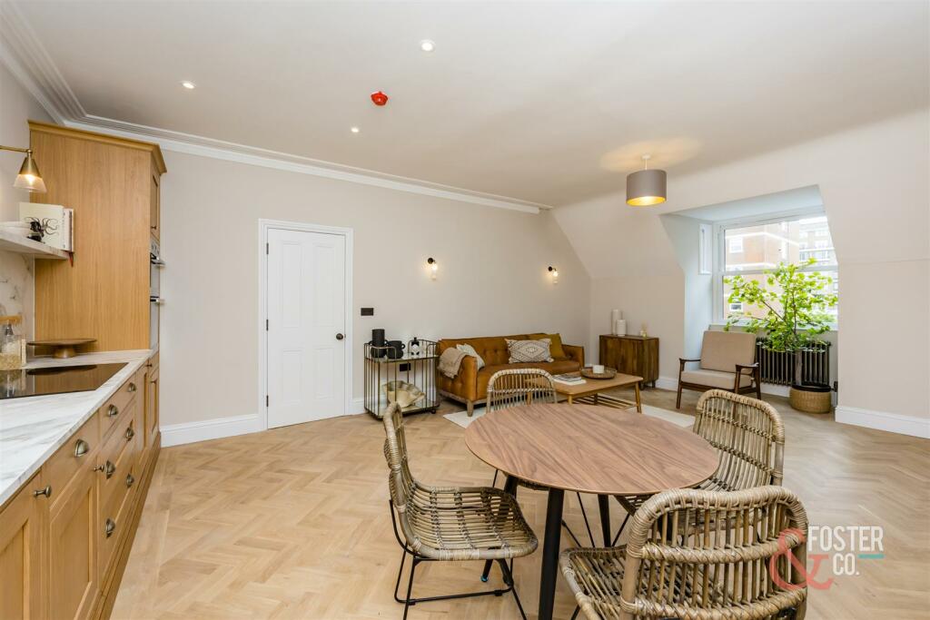 TTF Third Avenue 15 East Facing Hove_008.JPG