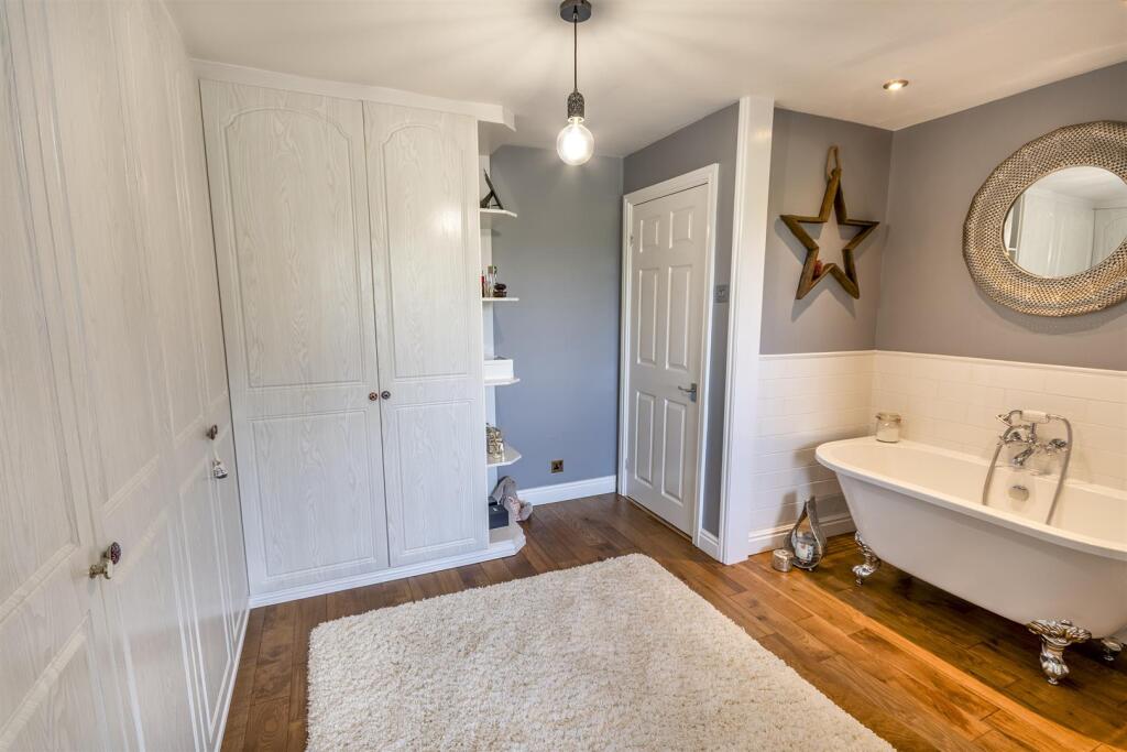 DSC_2426-Edit_bathroom.JPG