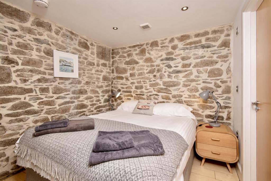 Bedroom 1.jpeg