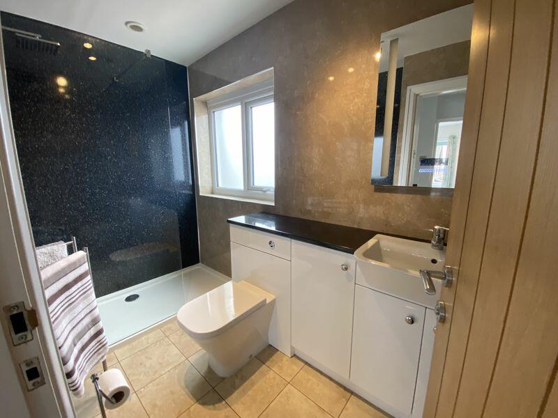 Double Shower Room