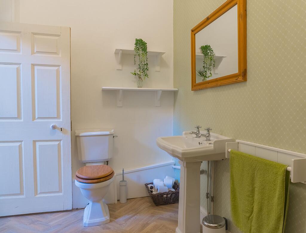 Bedroom 2 en-suite