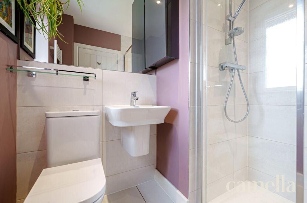 En-suite bathroom