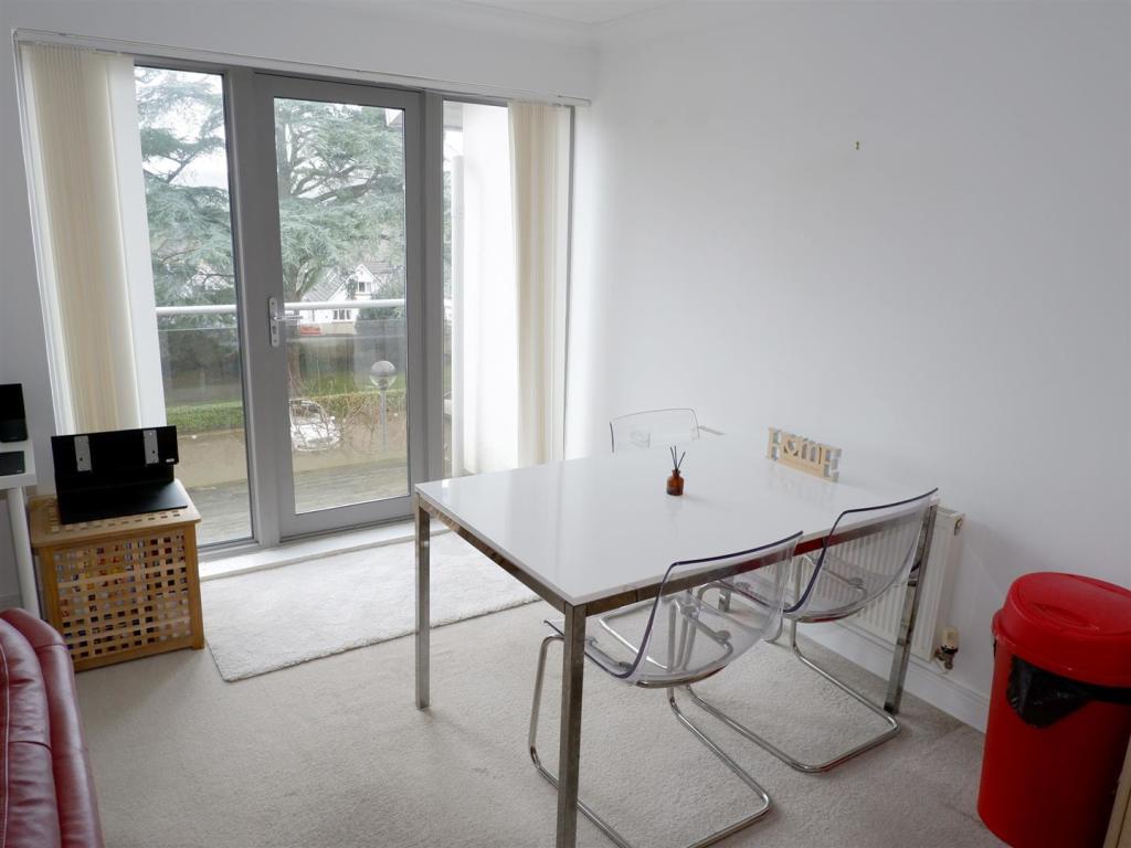 LOUNGE/DINER/KITCHEN: