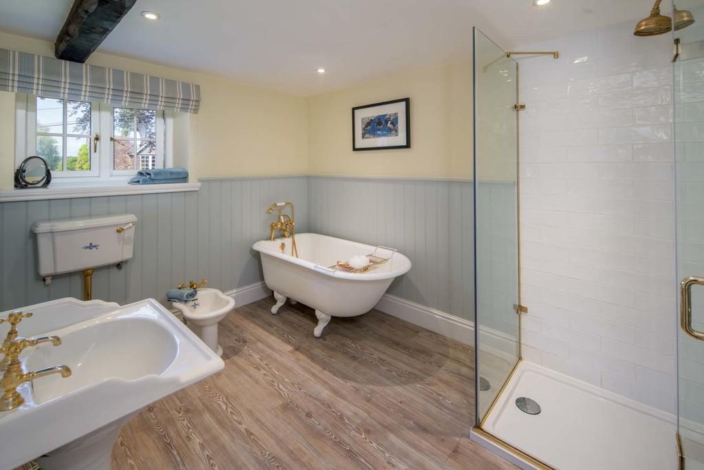 En Suite to Bedro...