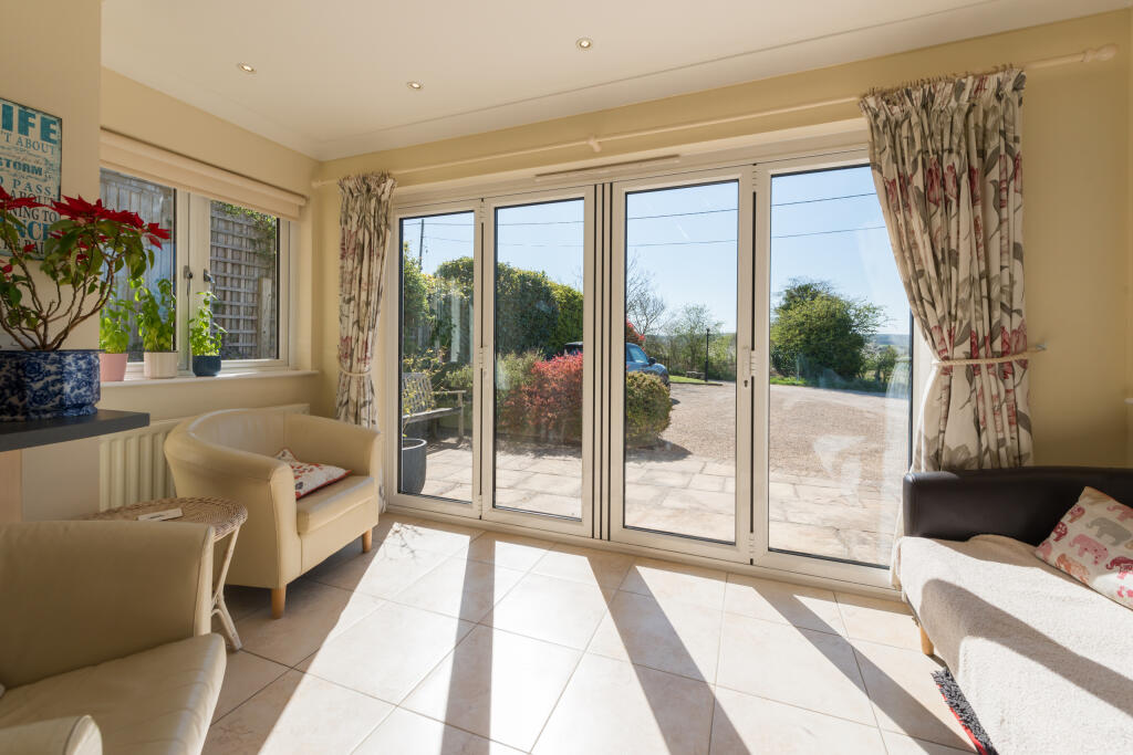 Kitchen / Breakfast Room