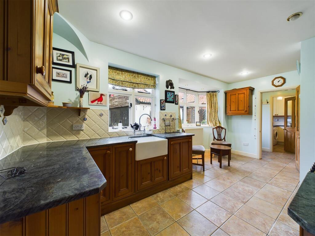 BREAKFAST KITCHEN