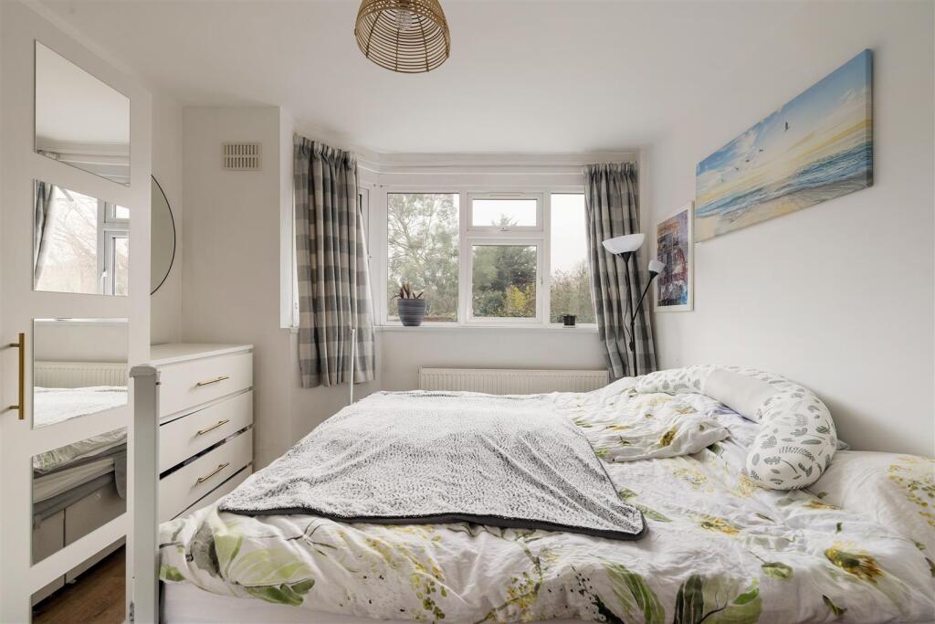 Tudor Court, E17