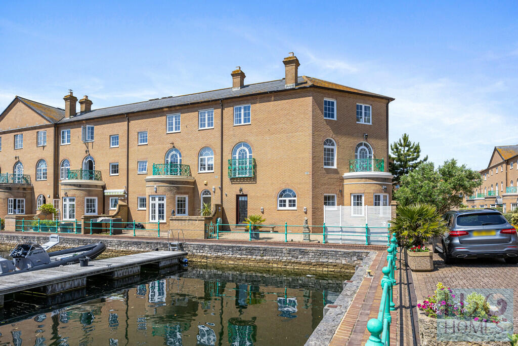 Trafalgar Gate_27...